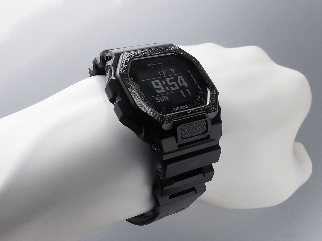 正規品新作 G-SHOCK 五十嵐カノア コラボ crHDi-m90471964879 GBX-100KI-1JR HOT通販